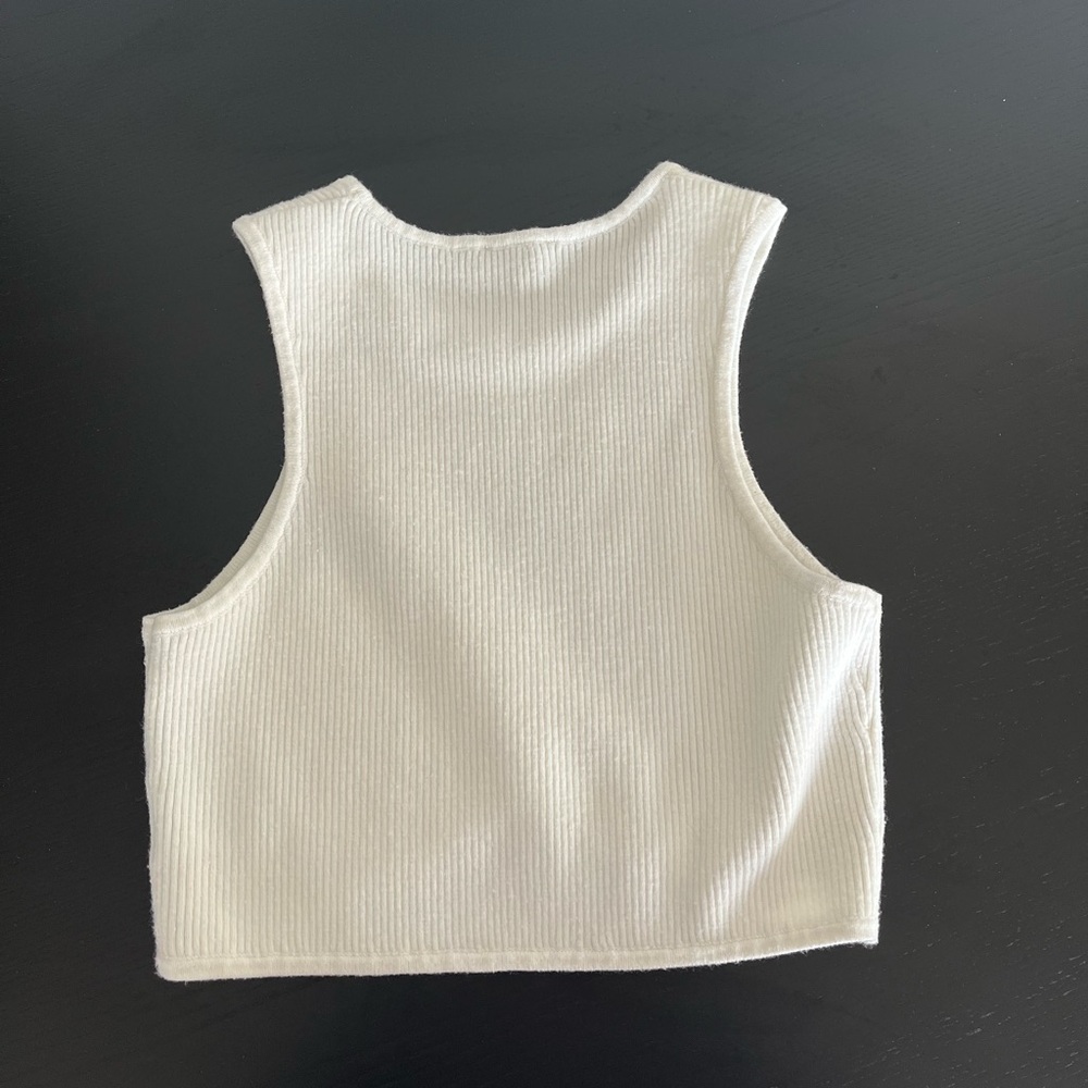 White Ribbed Cropped Tank - Picture 3 of 4